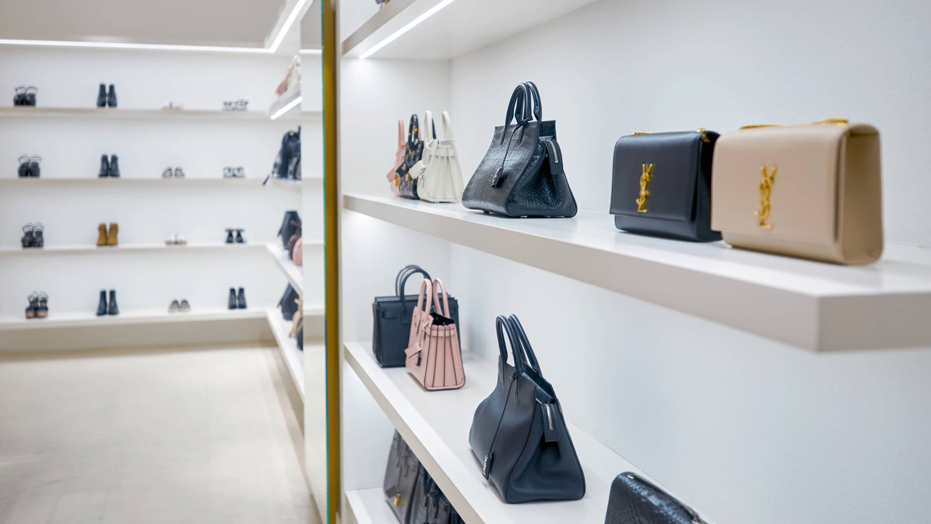 Top 15 UAE Fashion Brands for Luxurious Handbags